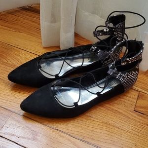 Pointy toe zip up ankle flat w/snake skin accent